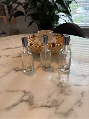 Spray perfume bottles